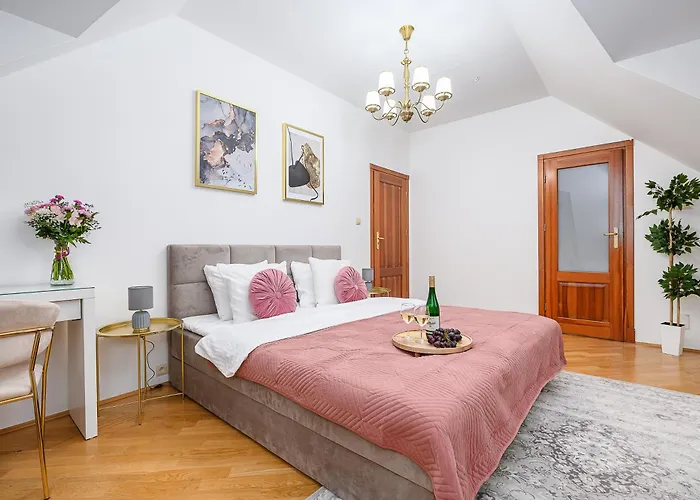 Lumina I Premium House 253M2 I 12 Guests I Parking I 2 Bathrooms I Terrace