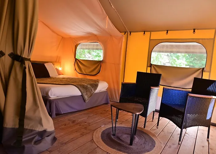 Prehistoric Lodge - Adult Only