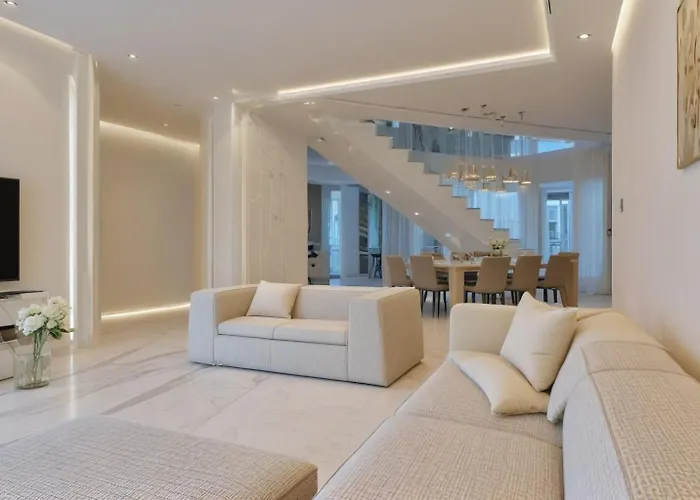 Beachfront Luxury Villa Glory