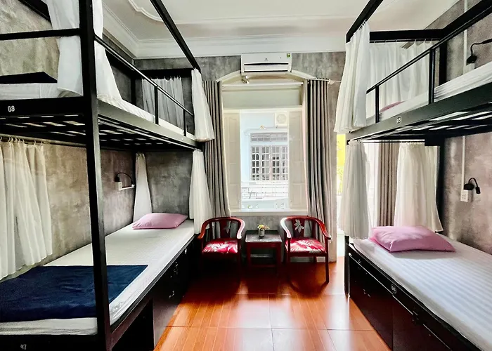 Amy Hostel Hue