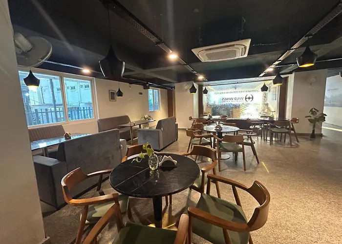 Wild Wings Premium Hotel
