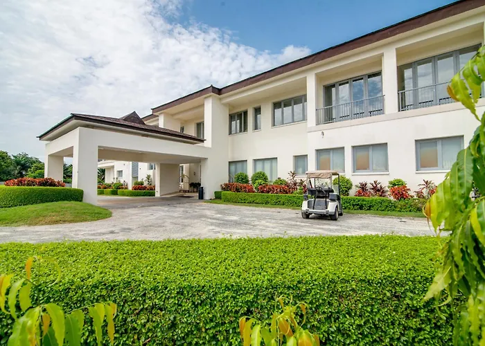 Lakowe Lakes Hotel, Golf And Country Estate By Newmark