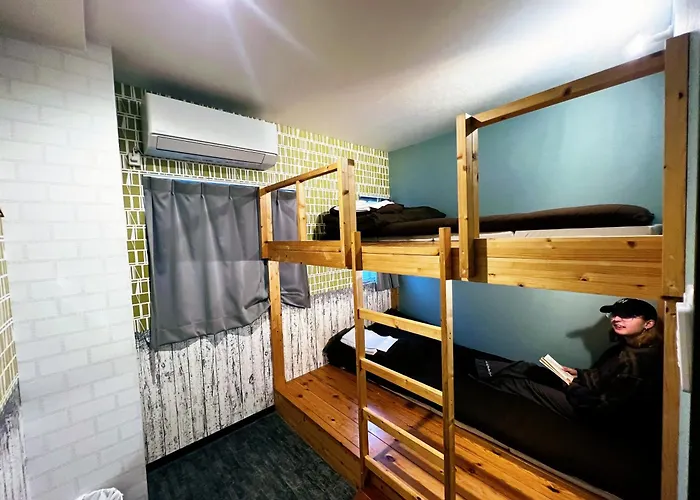 R Hostel Namba South