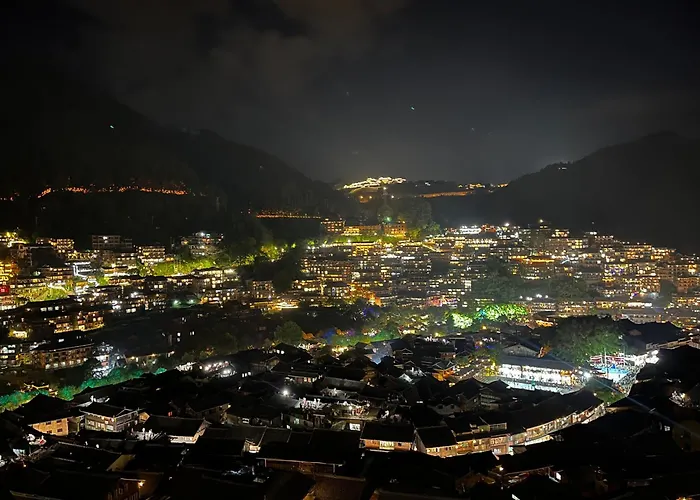 Starlight Naked Cliff View Hotel Xijiang Qianhu Miao Village Branch