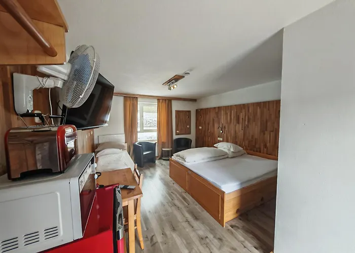 Max Motel