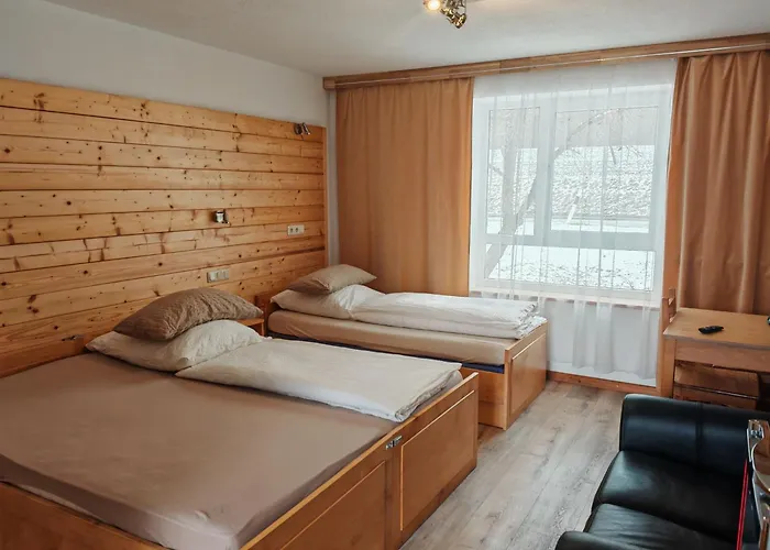 Max Motel