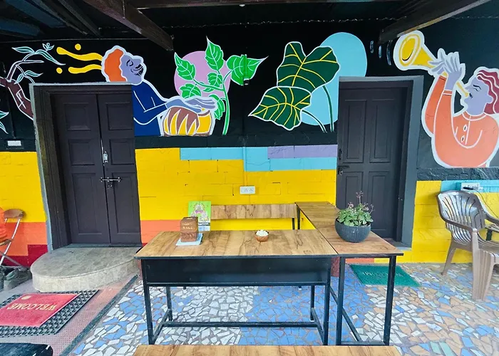 Rave Raja Coworking Hostels