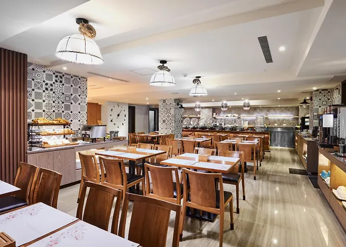 Lan Kwai Fong Garden Hotel