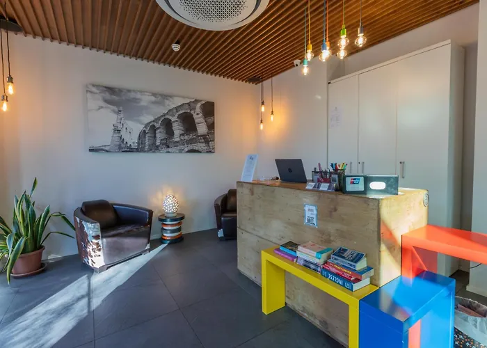 Stravagante Hostel & Rooms