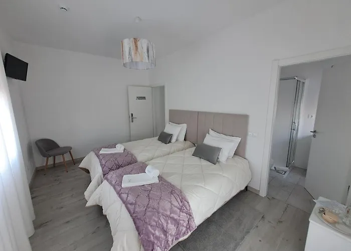 Aroucehostel