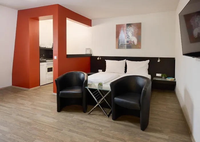 Hotel Villa-Bassermann, stilvoll, 2 Min zum Schloss, schnelles WLAN&Parkplatz