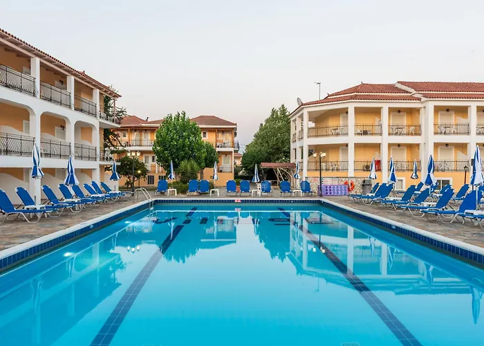 Village Inn Studios & Family Apartments