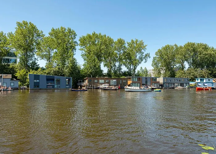 Nova Houseboat Deluxe Free Bikes
