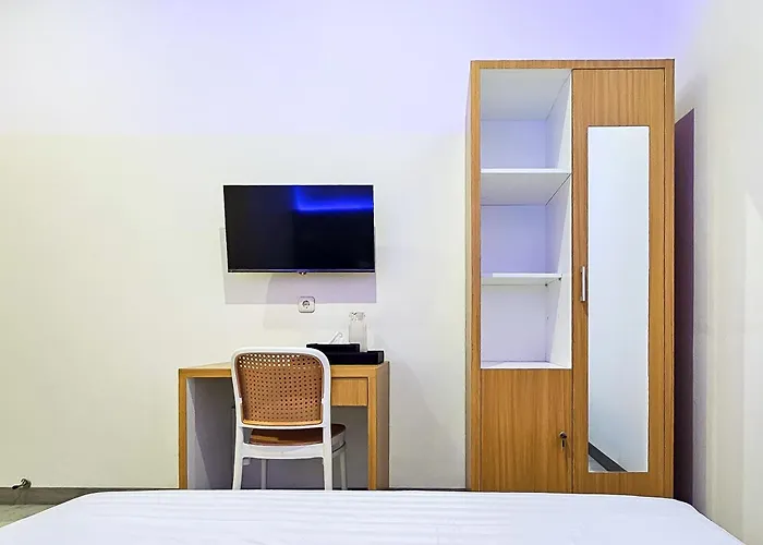 Urbanview Mj Hotel Syariah Cirebon By Reddoorz