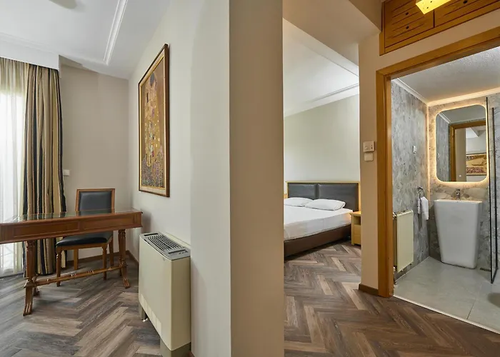 Iris Hotel
