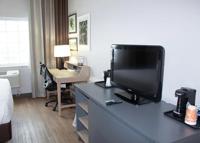 Country Inn & Suites By Radisson, Big Rapids, Mi