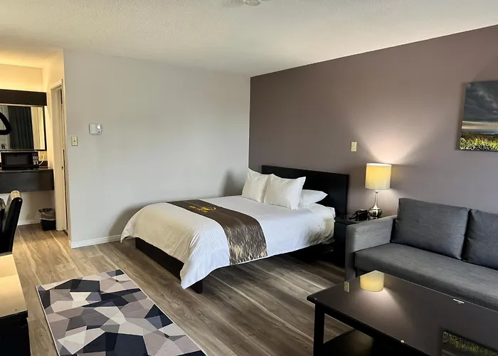 New Age Inn - Voyageur Motel
