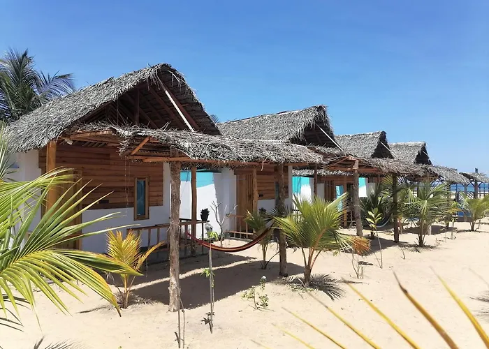 Amwaj Blue Cabana Arugambay