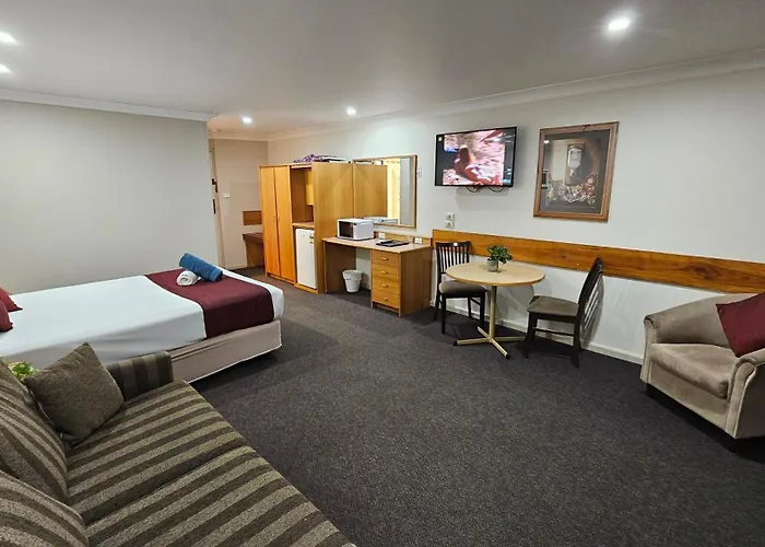 Hilltops Retreat Motor Inn