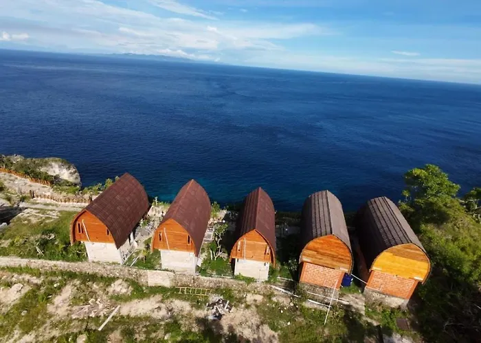 Suwehan Beach Cliff House With Hammock
