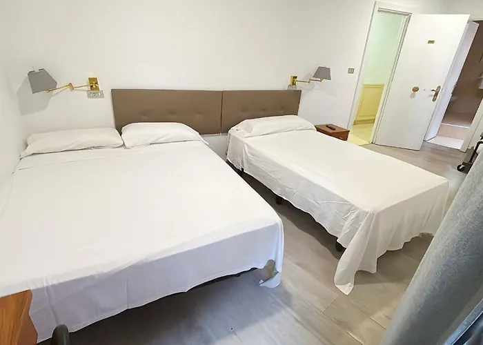 Habitaciones Triple Familiar Hotel Lauaxeta