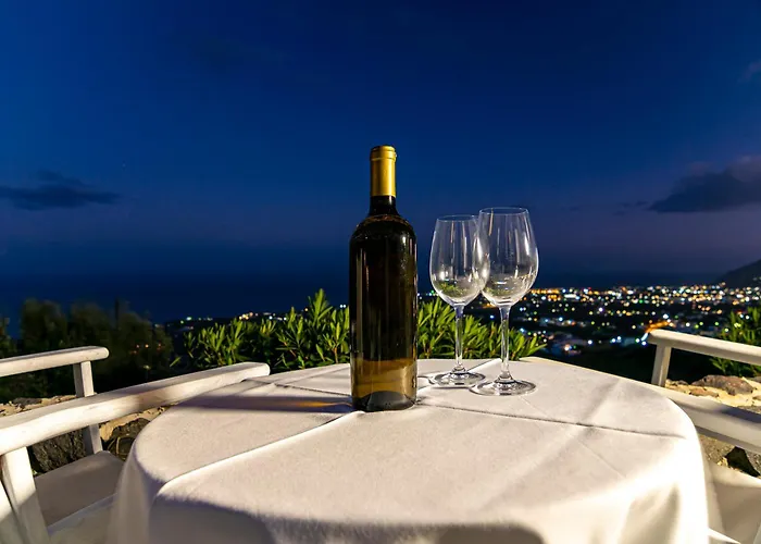 Phaos Santorini Suites