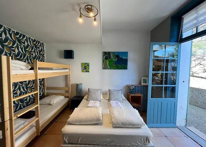 Cassis Hostel