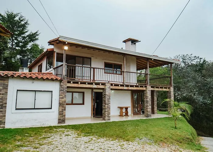 Oru Forest Retreat & Eco Lodge, Just 15 Minutes From The Airport