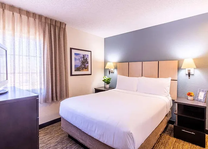 Sonesta Simply Suites Lansing