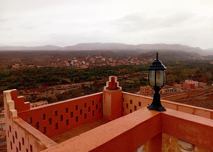 Hotel Almanader