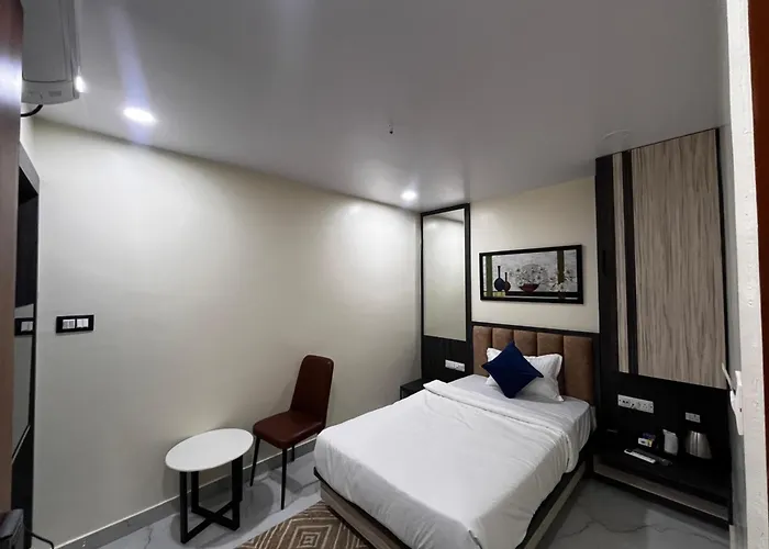 Hotel Soumya Sarovar