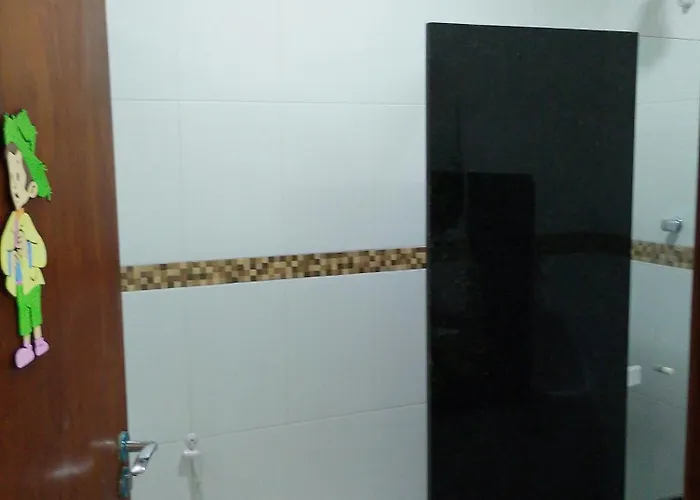 Melhor acomodação pro São João, Quarto vizinho ao hotel intercity e 800metros da entrada do Parque do Povo pelo açude novo pra festa do maior São João do Mundo