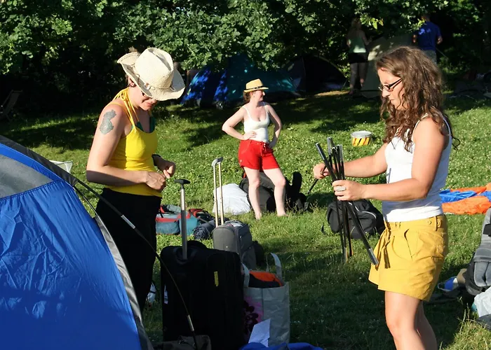 THE TENT - Youth Only - Buchung leider nur bis 30 Jahre möglich!
