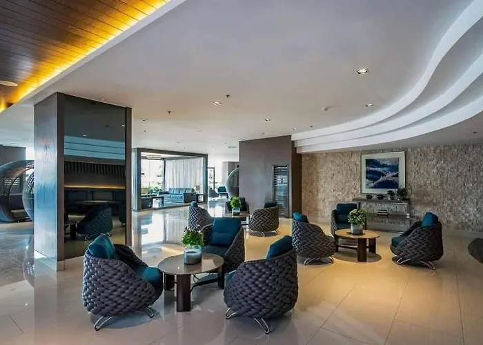 Emfress Suites