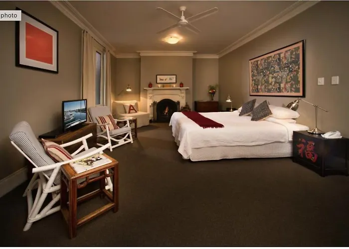 Athelstane Hotel