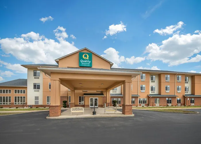 Quality Inn & Suites Near Owensboro & Holiday World Gold Award Winner