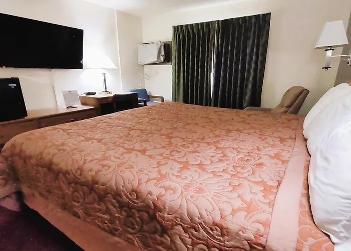 Love Hotels Staples By Oyo At Hwy 10 Mn