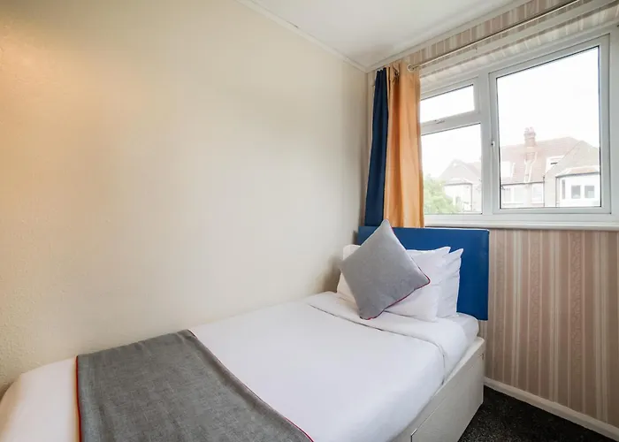 Devine Beach Hotel, Westcliff Southend-On-Sea