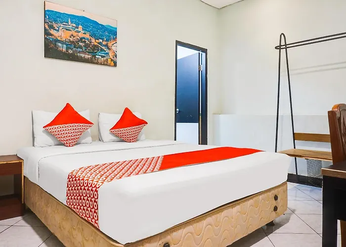 Hotel O Makassar Near Mall Panakukkang Formerly Sayang Home Stay