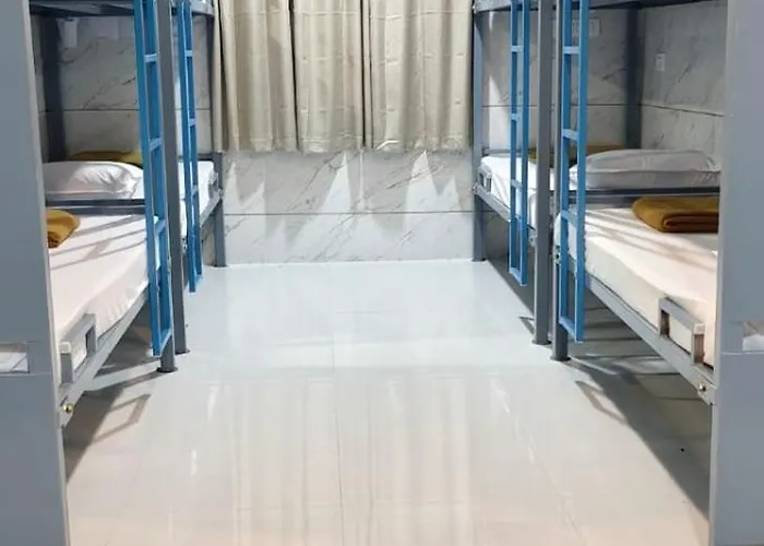 V R S Luxury Ac & Non Ac Male Dormitory