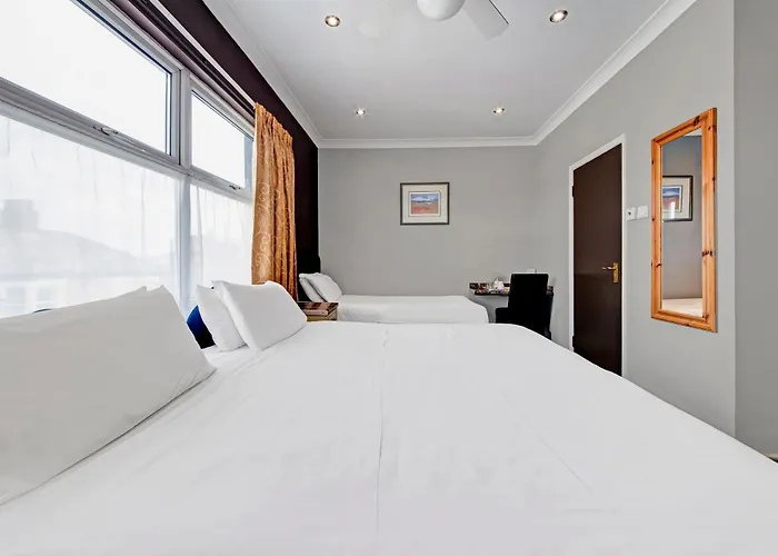 Oyo Bostons Manor Hotel, Hanwell London