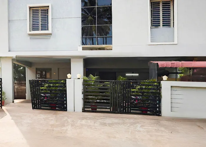 Super Oyo Collection O Kakinada Near Jntu