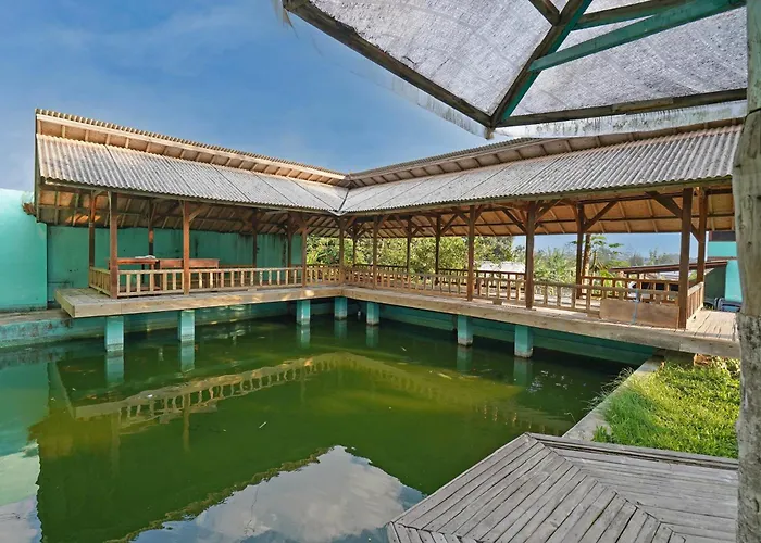 Oyo 93248 Villa Syariah Astuti Lestari