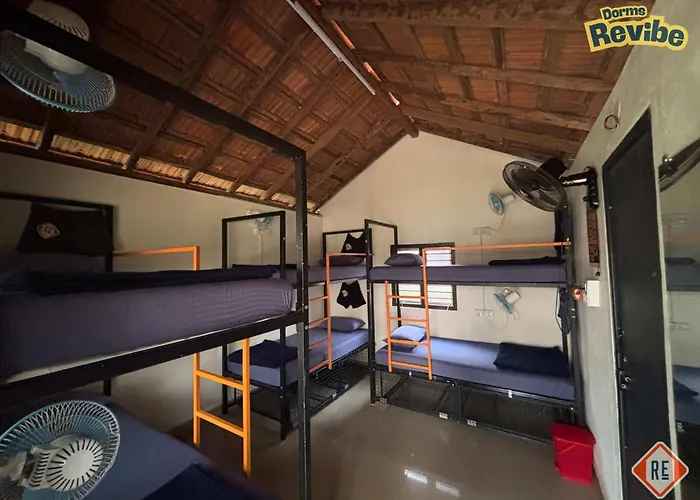 Revibe Beach Hostel Gokarna
