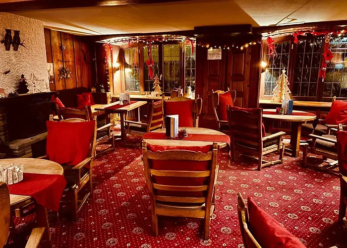Logis Hotel-Restaurant Aux Trois Roses
