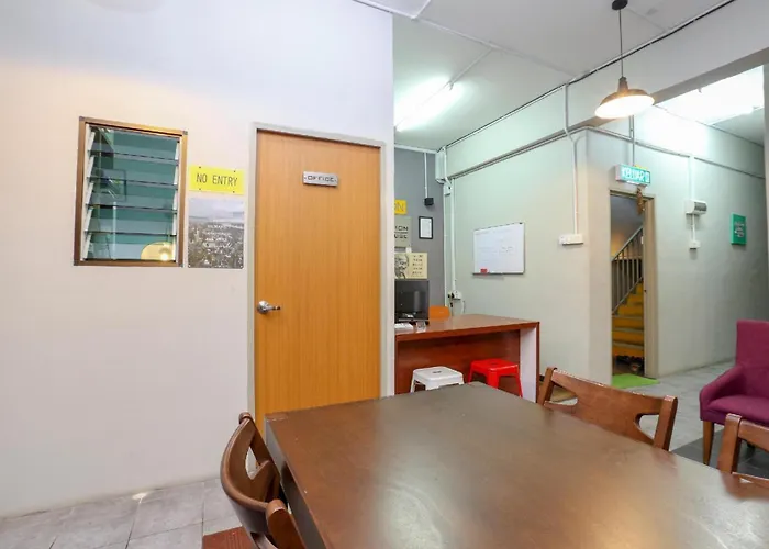 Spot On 89751 Bed Station Guest House