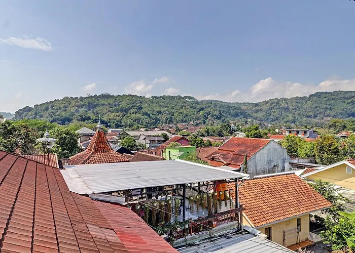 Oyo Life 91480 Putridapisa Syariah