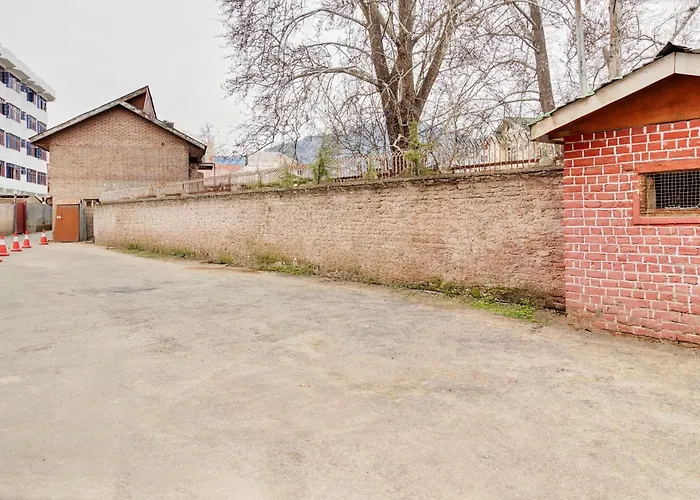 Treebo Vitasta Villa, Srinagar
