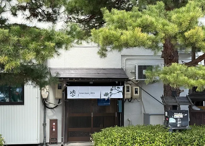 Backpackers Jinya