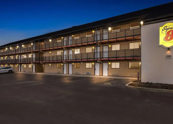 Super 8 By Wyndham Vandalia/Dayton International Airport